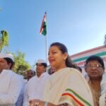 सोलापूर शहर काँग्रेस कमिटी वतीने २६ जानेवारी प्रजासत्ताक दिनानिमित्त खासदार प्रणितीताई शिंदे यांच्या प्रमुख उपस्थितीत शहर अध्यक्ष चेतन नरोटे यांच्या हस्ते झेंडा वंदन कार्यक्रम संपन्न