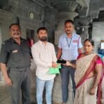 भाविकाचा हरवलेला मोबाईल शोधून दिला,विठ्ठल रुक्मिणी मंदिर समिती कर्मचा-याचा प्रामाणिकपणा