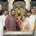 पालकमंत्री जयकुमार गोरे यांनी घेतले श्री विठ्ठल रुक्मिणी मातेचे दर्शन