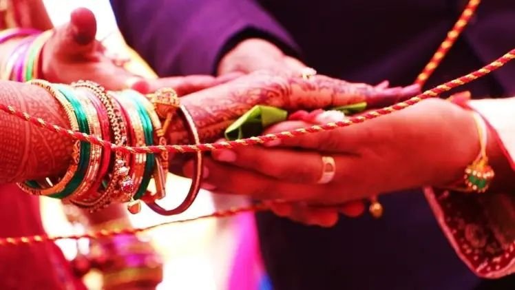 तुळजाभवानी मातेच्या दर्शनासाठी आलेली नवविवाहित वधू तुळजापुरातुन पसार