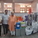 श्री विठ्ठल रूक्मिणी मातेच्या चरणी दोन लाख किंमतीच्या अन्नधान्य व इतर वस्तू अर्पण,