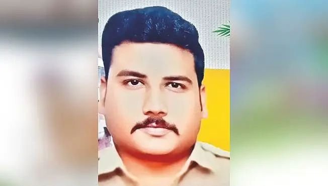 महिला पोलिसाच्या अंत्यसंस्काराहून परतताना पोलिसाचा अपघाती मृत्यू