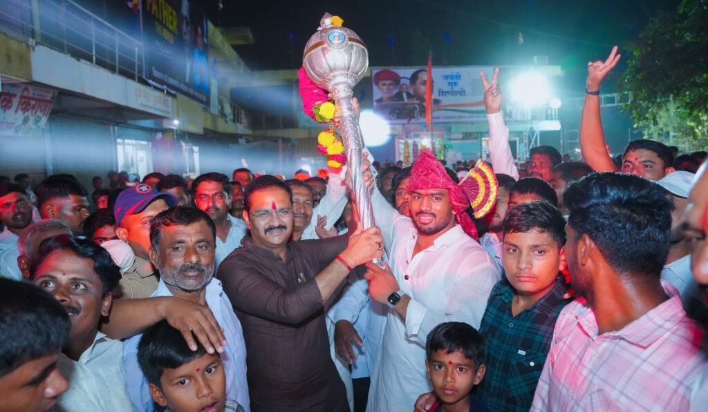 माढ्याच्या मातीतुन पहिला महाराष्ट्र केसरी होण्याचा मान पै.शेळके यांनी मिळविला – आ. अभिजीत पाटील ; शेळके कुटुंबाच्या पाठीशी कायम उभे राहणार आमदार पाटील यांची घोषणा