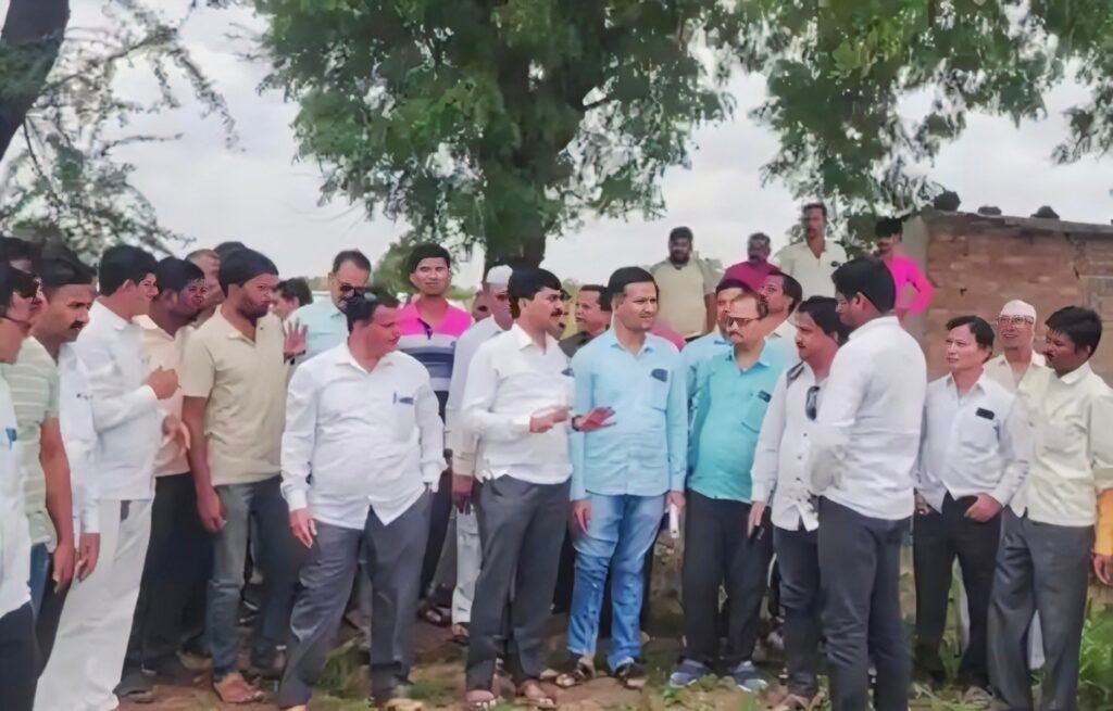 Shaktipith : सांगोल्यात ‘शक्तीपीठ’ साठीची जमीन मोजणी रोखली, तालुक्यात पुन्हा एकदा आंदोलनाची शक्यता !