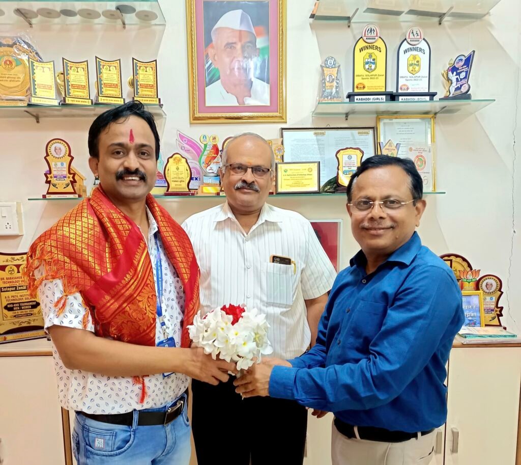 Pandharpur Live News :कर्मयोगीच्या शिरपेचात मानाचा तुरा ! डॉ. अभय उत्पात यांची विद्यापीठाच्या अभ्यास मंडळावर नियुक्ती.