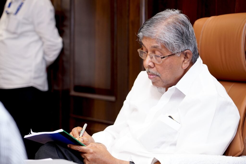 डॉ. बाबासाहेब आंबेडकर तंत्रशास्त्र विद्यापीठाच्या उपकेंद्रांच्या धोरणाबाबत सुधारित आराखडा तयार करावा- उच्च व तंत्र शिक्षण मंत्री चंद्रकांत दादा पाटील