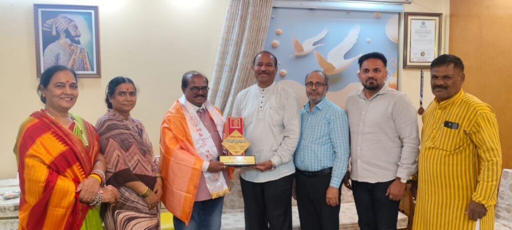 संपादक, माध्यम तज्ज्ञ व राजकीय विश्लेषक राजा माने यांना “शांतीदूत”राज्यस्तरीय पुरस्कार प्रदान