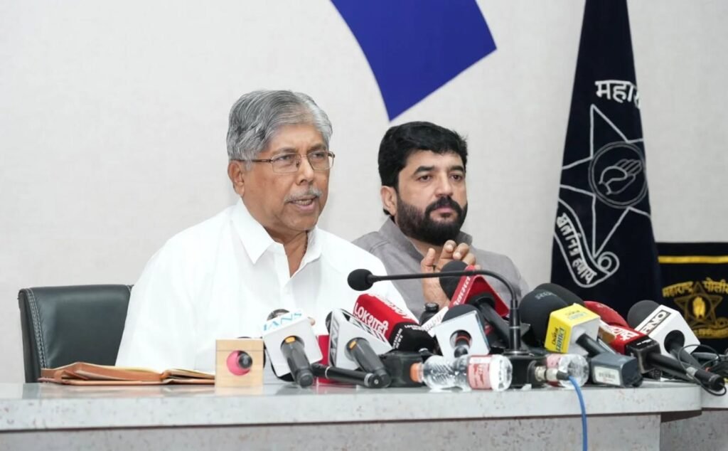 गुन्हेगारासोबत फोटो काढल्यामुळे त्या गुन्ह्यात आमचा सहभाग होत नाही – मंत्री चंद्रकांत पाटील