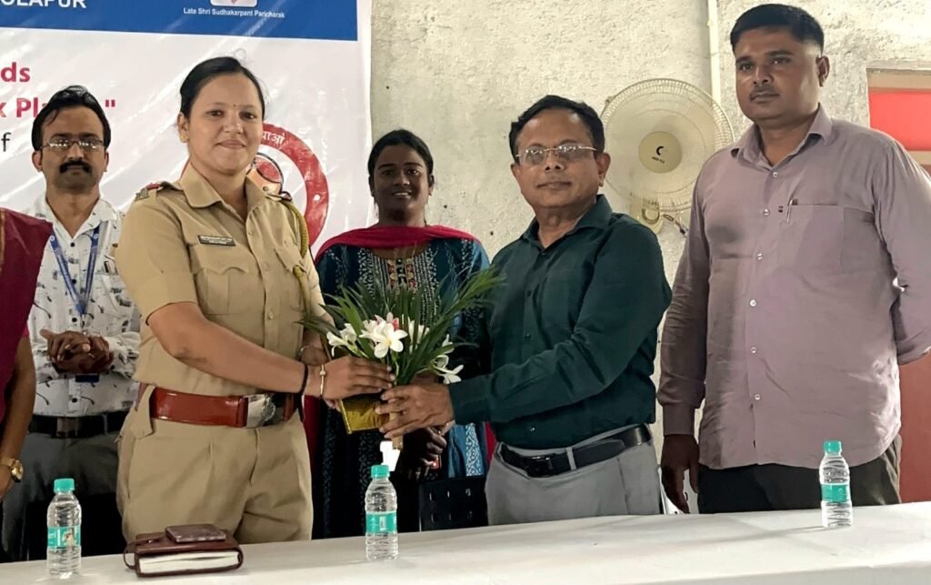 कर्मयोगी इन्स्टिट्यूट ऑफ टेक्नॉलॉजी मध्ये निर्भया पथकाचे विद्यार्थ्यांना मार्गदर्शन