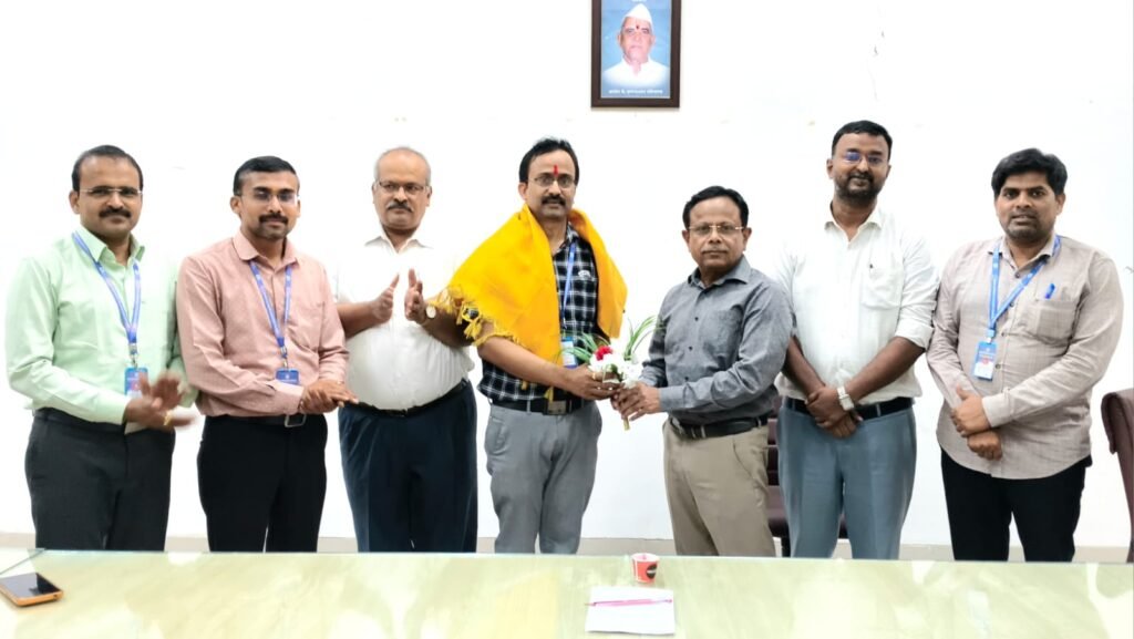 डॉ .अभय उत्पात यांच्या पर्यावरण पूरक पेटन्ट ला केंद्र सरकार ची मान्यता; कर्मयोगीतील प्रा. डॉ. अभय उत्पात यांचा किफायतशीर शोध पाणी बचतीस ठरणार उपयुक्त