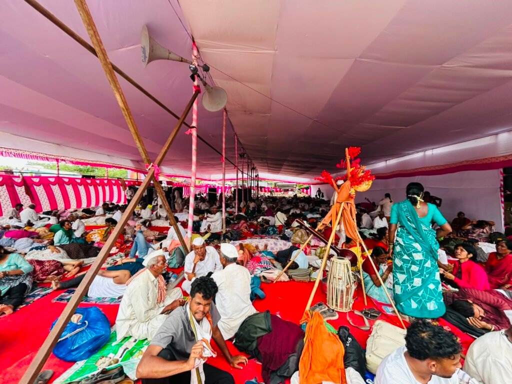 ग्रामविकास व पंचायत राज विभागाच्या सुविधांवर वारकरी समाधानी, मुख्यमंत्री वारकरी निवारा केंद्र हाऊसफुल्ल; पालकमंत्री जयकुमार गोरे यांच्याकडून पाहणी