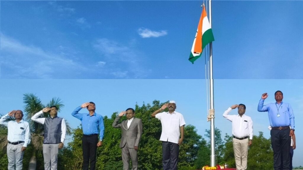 कर्मयोगी इन्स्टिट्यूट मध्ये स्वातंत्र्यदिन मोठ्या उत्साहात साजरा.
