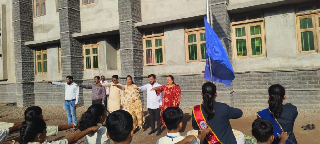 कर्मयोगी विद्यानिकेतनमध्ये स्वातंत्र्य दिन उत्साहात साजरा; साहसी नृत्ये आणि ‘हर घर तिरंगा’ रॅलीने वेधले लक्ष