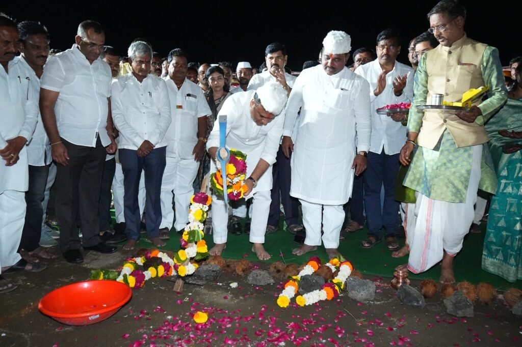 आवताडे शुगरने स्थानिक उद्योगांना बळ देण्यासोबतच रोजगाराच्या नव्या संधी निर्माण केल्या- ना.ॲड.राहुल नार्वेकर; CBG प्रकल्पाचे भूमिपूजन व वीज वितरणाचा शुभारंभ उत्साहात संपन्न