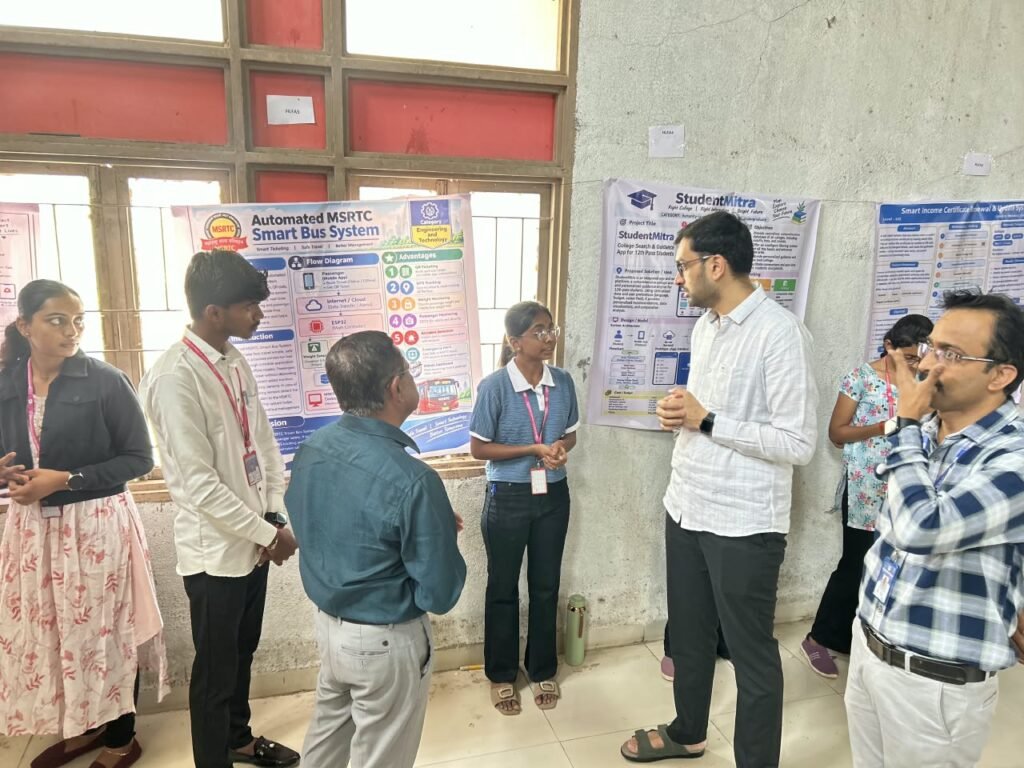 कर्मयोगीच्या ‘आविष्कार’मध्ये विद्यार्थ्यांच्या कल्पकतेला नवे व्यासपीठ; समाजोपयोगी प्रकल्पांच्या सादरीकरणातून विद्यार्थ्यांच्या नवकल्पनांना मिळाली चालना
