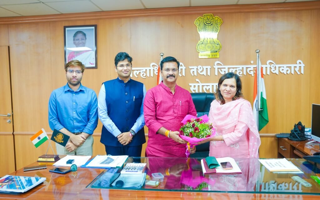 आमदार अभिजीत पाटील यांनी प्रशासनासमोर मांडल्या शेतकऱ्यांच्या व्यथा